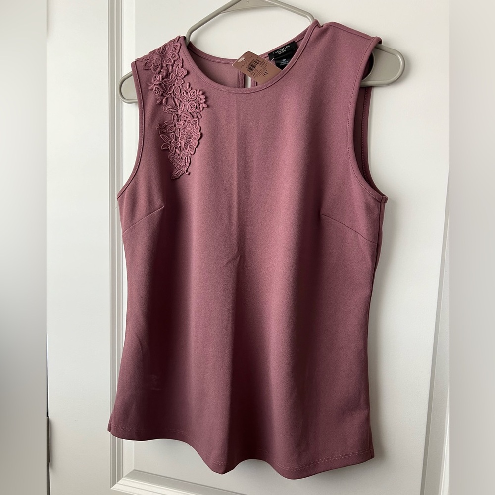 NWT Ann Taylor women’s sleeveless blouse